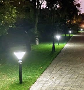 SLL005 solar powered lawn light
