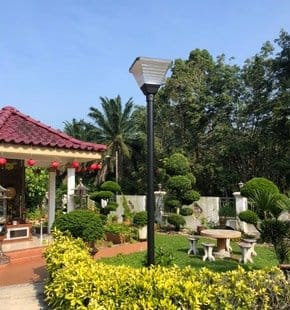 SCL-001 solar powered pole light2