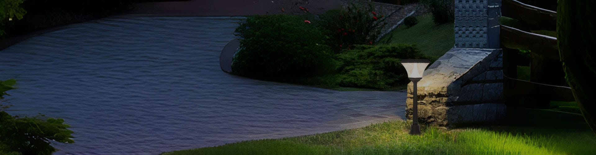 banner large solar bollard light