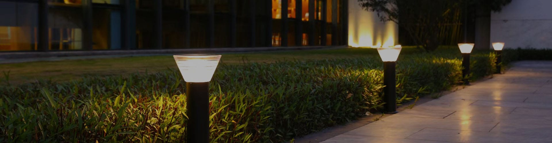 banner solar lawn light