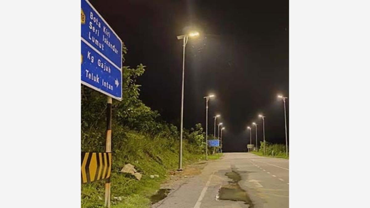 Newskypower high-output solar street light for parking and large-area projects