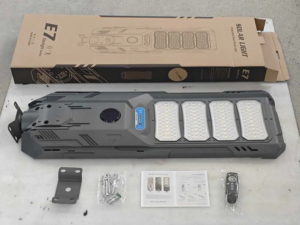 E7-400T lamp body with packaging, brackets and remote
