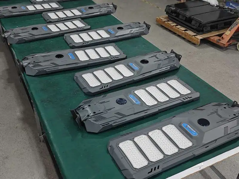 E7-400T solar street light bodies arranged for factory inspection