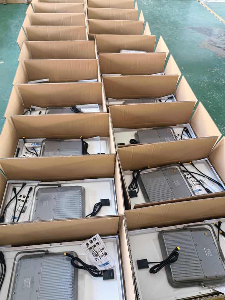 Flood light kits packed in separate cardboard compartments